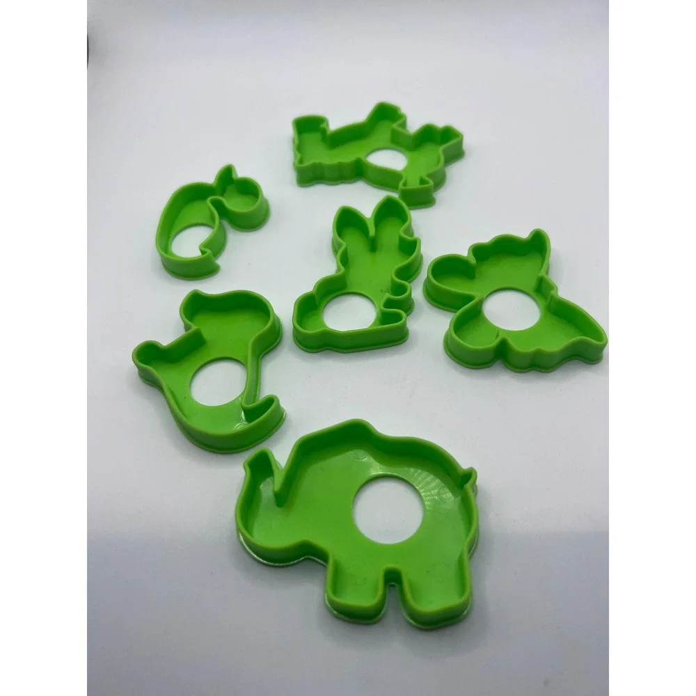 VTG General Mills Fun Group Inc Green Animal Shaped Cookie‎ Play Doh Cutter 6 CT